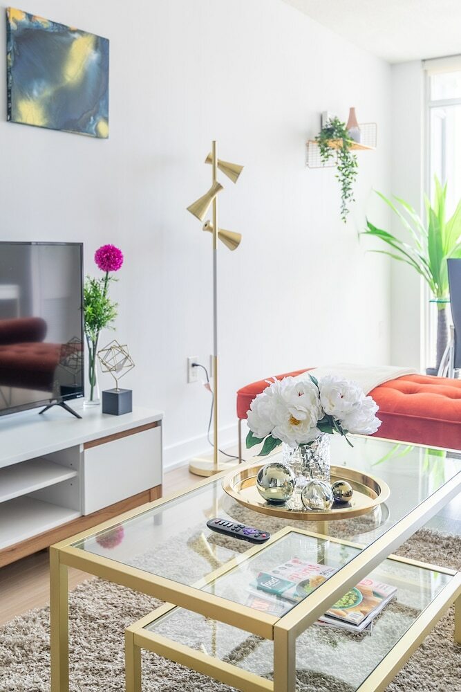 Gorgeous Luxury Condos Near The Cn Tower