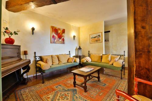 Hotel L'estirado Des Adrets