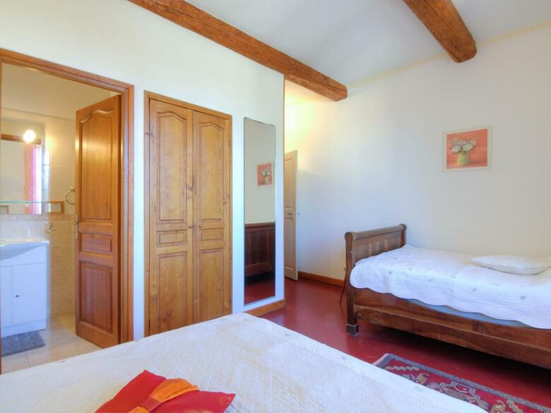 Holiday Home Mas De La Roque Althen Les Paluds