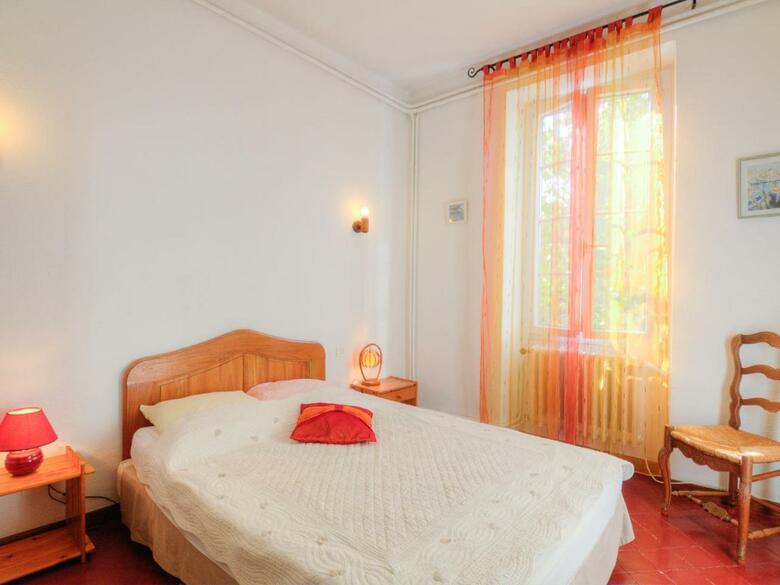 Holiday Home Mas De La Roque Althen Les Paluds