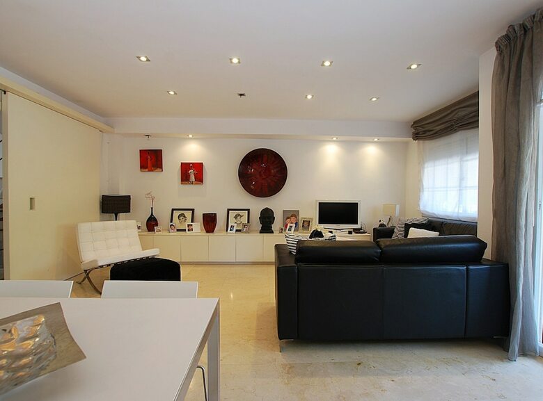 Villa Holidays House