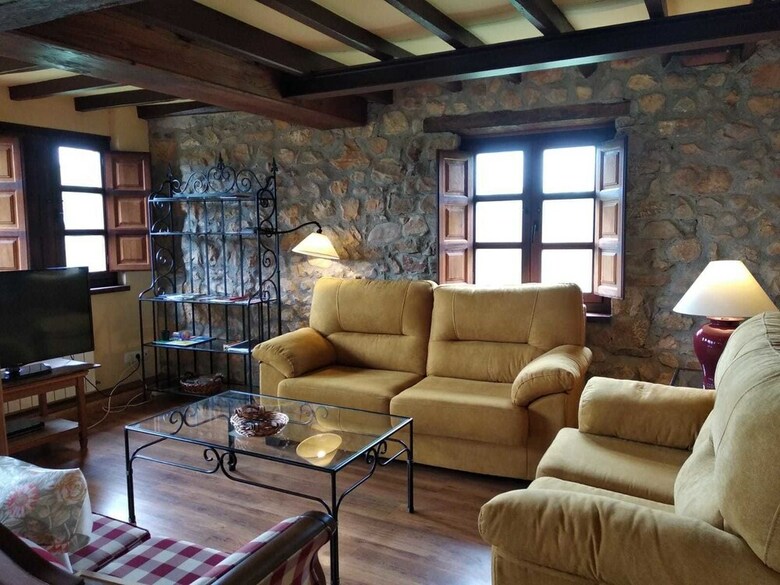 Agroturismo La Casona de Sovi�a