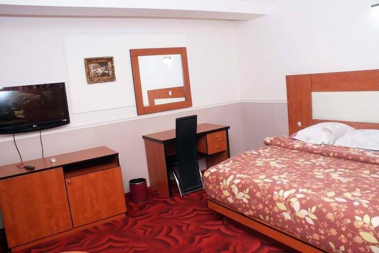 Clen Phil Hotels And Suites