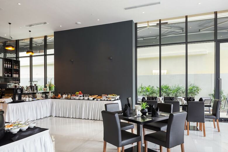 Lyve Inc Hotel & Residence