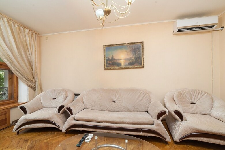 Apartment Close To The Opera Theatre