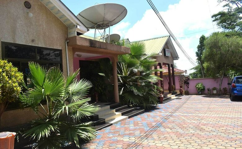 Hotel Mzunguu Safari Lodge