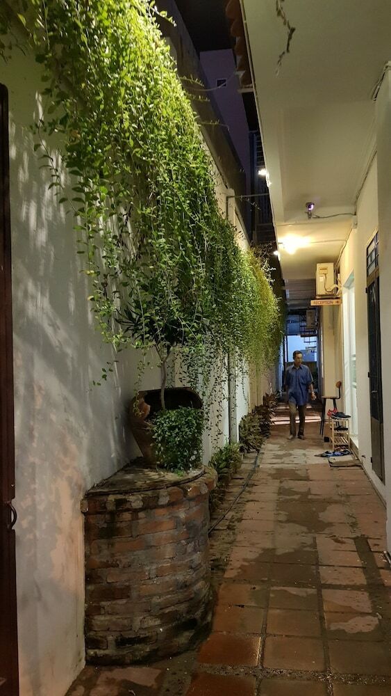 Hostal White House Hostel