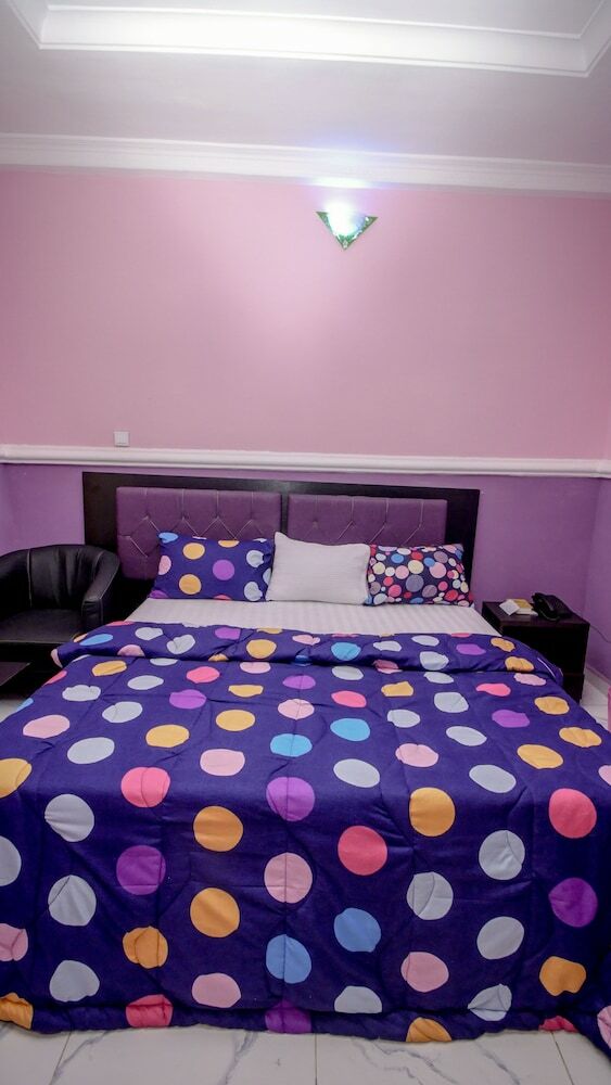 Govic T Hotel And Suites
