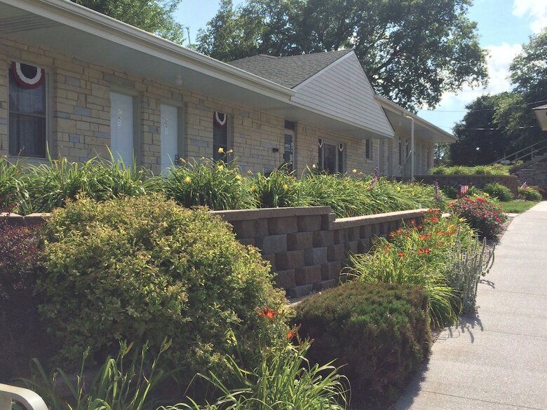 Hotel East Hills Inn And Suites