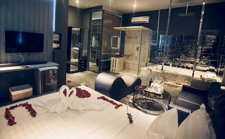 7s Hotel Koi Boutique