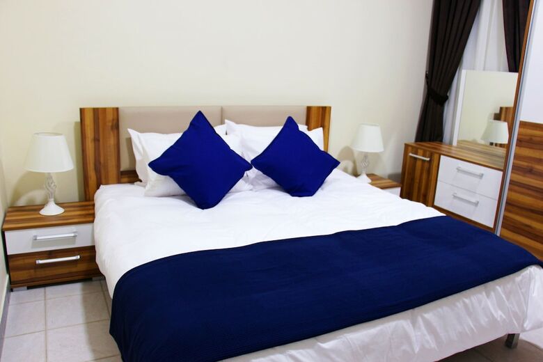 Apartamentos Meridiana Residences