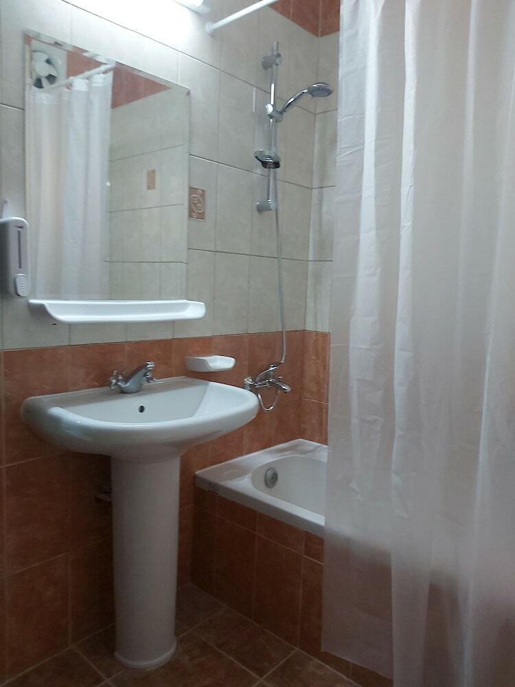 Apartamentos Meridiana Residences