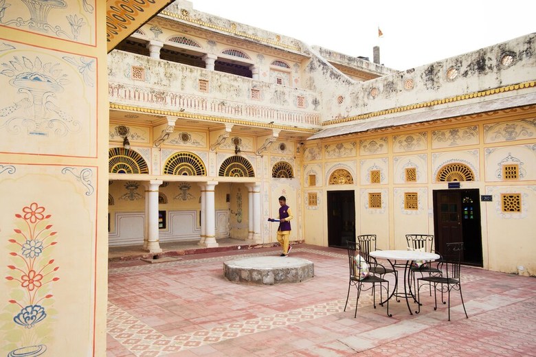 Hotel Bara Bungalow Kalwar, Jaipur - A Rosakue Collection