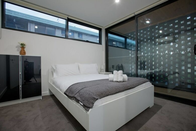 106 Modern Prestige 3-storey New Establishment