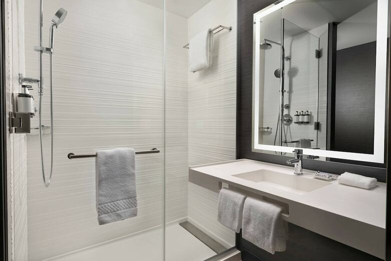 AC Hotel Austin-university