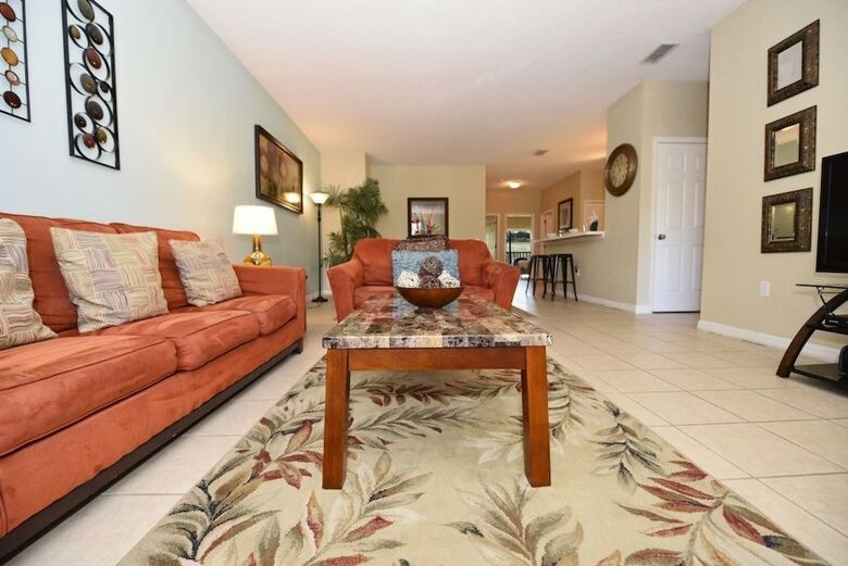 Spacious 3-bed Condo Just 2 Miles To Disney Sun Lake