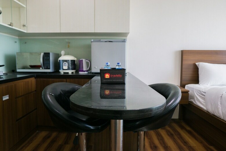 City View Studio Apartment At Tamansari La Grande