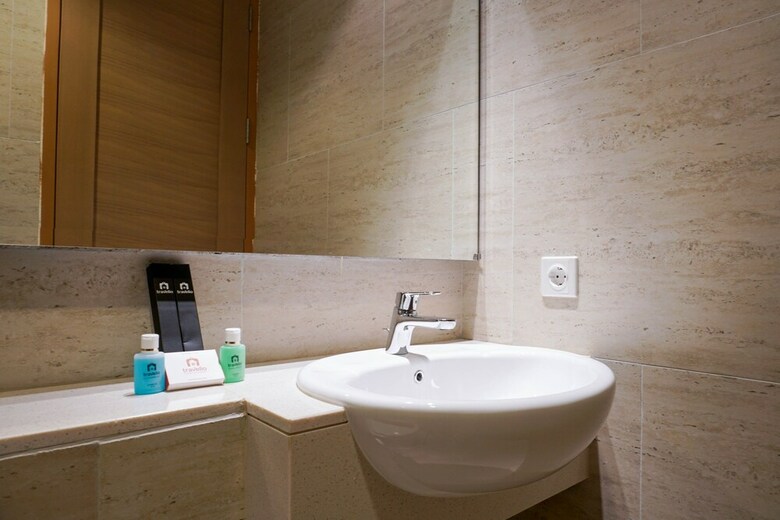 Cozy Studio Apartment At Taman Anggrek Residence