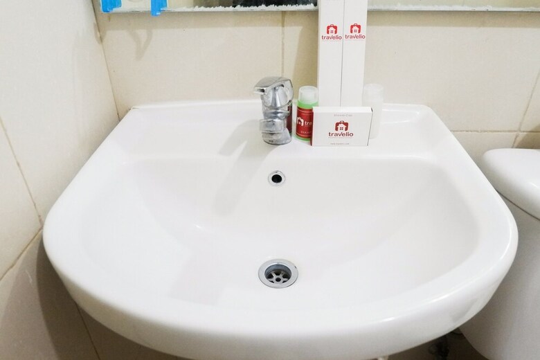Lavish Studio Apartment With Mall Access At Supermall Mansion