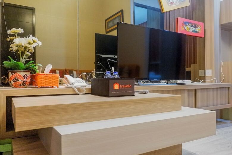 Homey 2br Apartment At Tamansari Papilio
