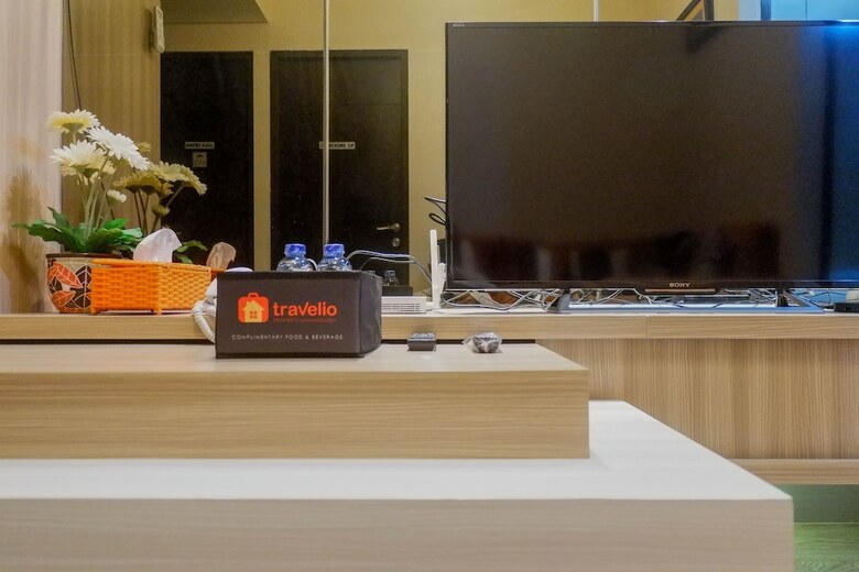 Homey 2br Apartment At Tamansari Papilio