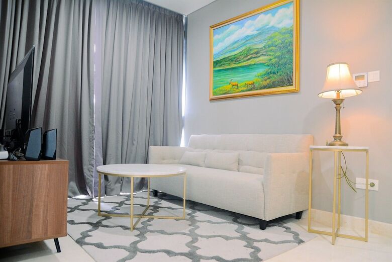 Luxurious 2br Ciputra Wold 2 Apartment