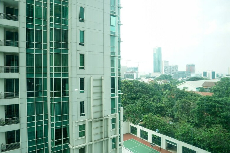 Luxurious 2br Apartment At The Peak Residence