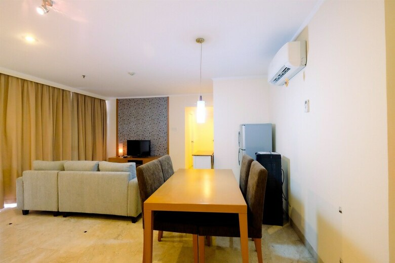 Modern Contemporer 2br Beverly Tower Apartment