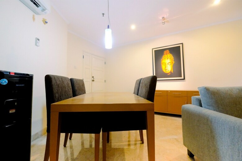 Modern Contemporer 2br Beverly Tower Apartment