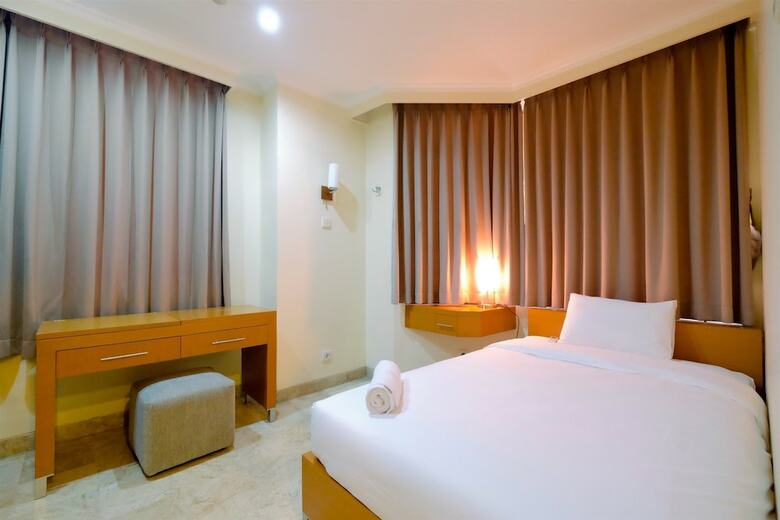 Modern Contemporer 2br Beverly Tower Apartment