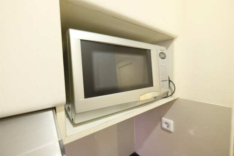 Modern Contemporer 2br Beverly Tower Apartment
