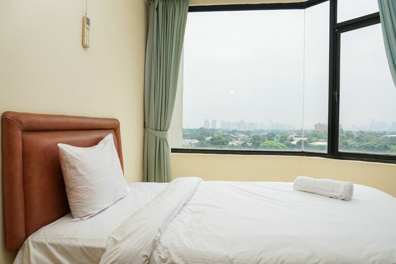 The Classic 2br Beverly Tower Apartment