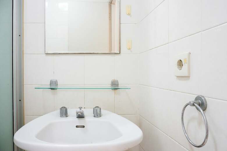 The Classic 2br Beverly Tower Apartment