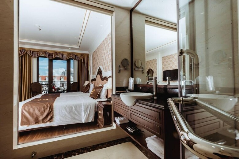 Dragon Legend Hotel