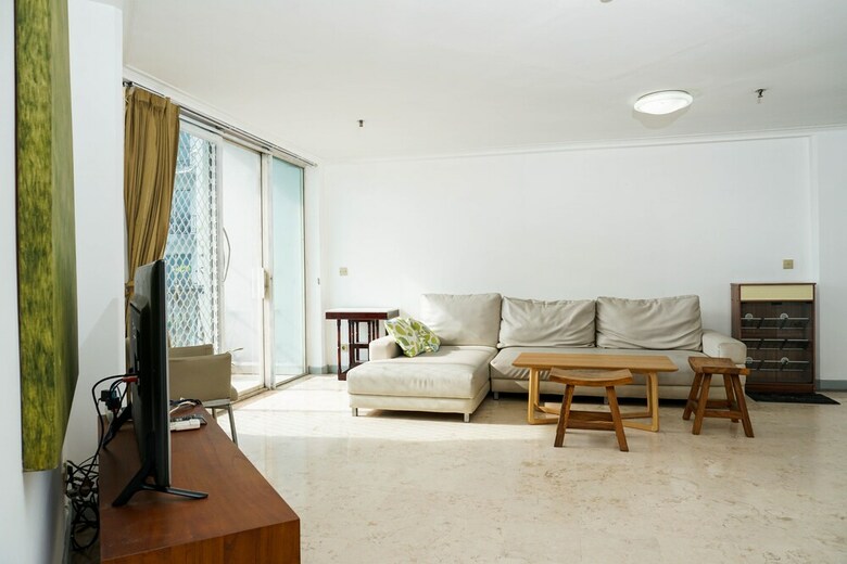 Spacious 3br With Balcony At Puri Casablanca Apartment