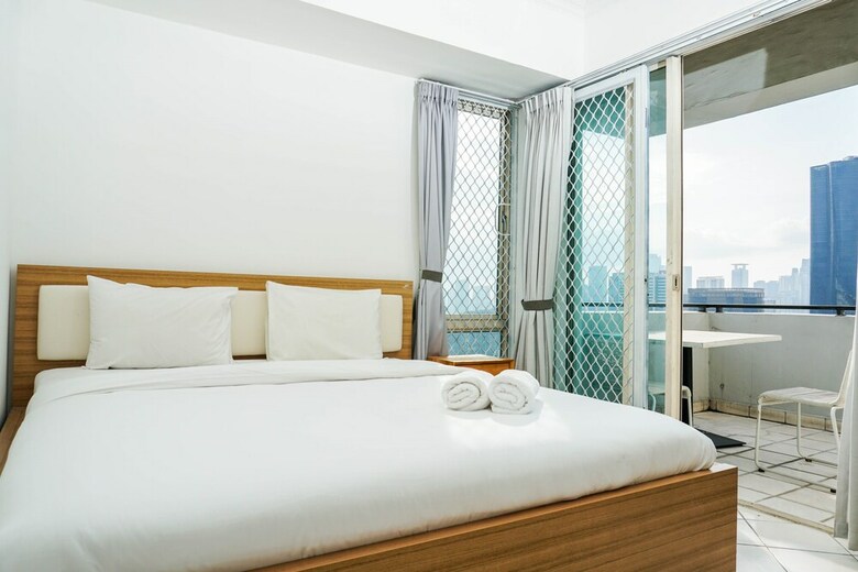 Spacious 3br With Balcony At Puri Casablanca Apartment