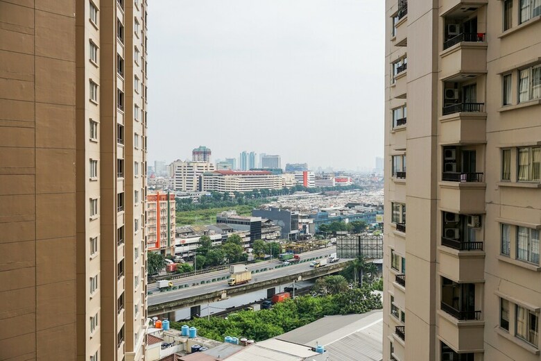 Trendy Studio At Menteng Park Apartment