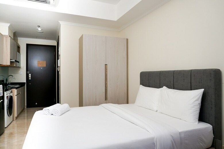 Trendy Studio At Menteng Park Apartment