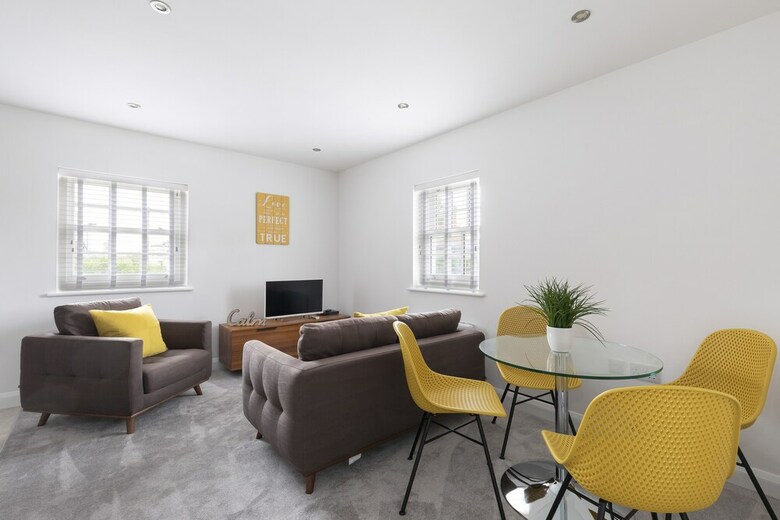 2 Bedroom Town Centre Apartment
