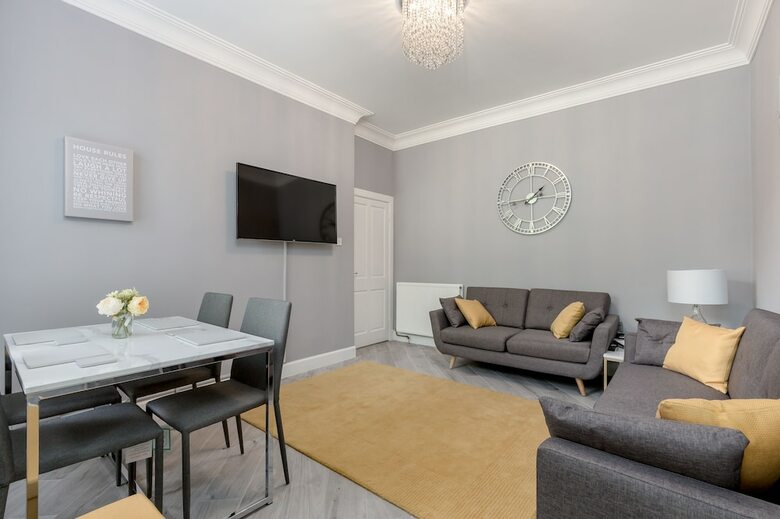 Dunfermline Central Apartments No. 46