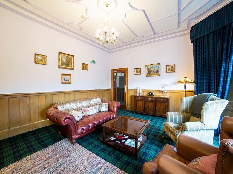 Douglas Hotel