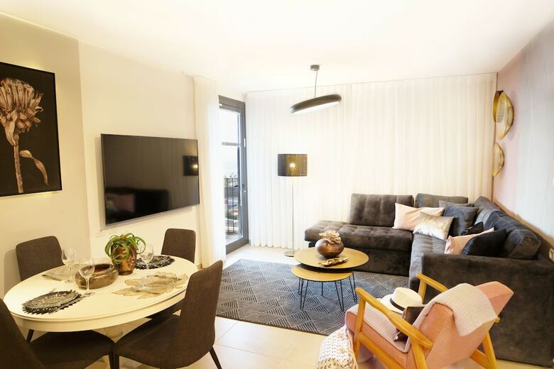 Apartamento Luxury 2br Balcony & Sea View