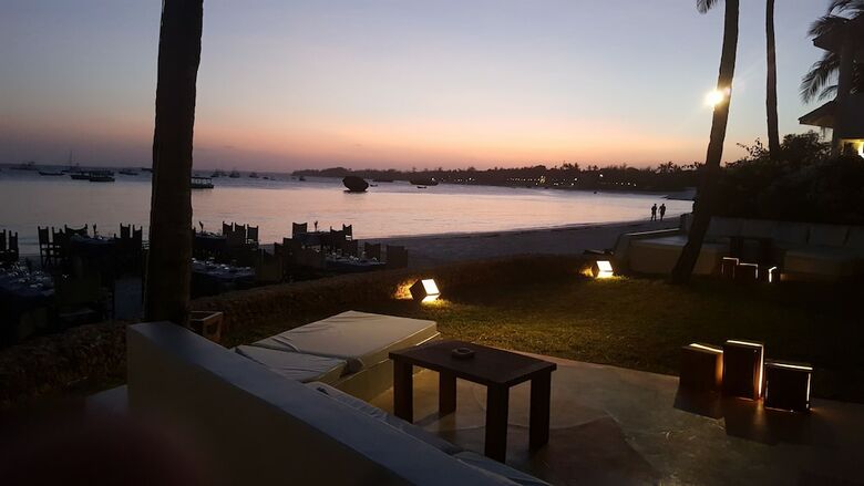 Hotel Blue Bay Village