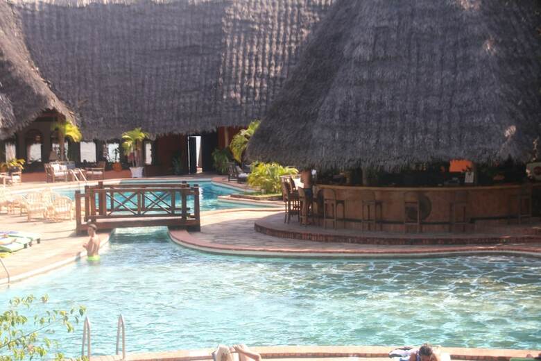 Hotel Blue Bay Village