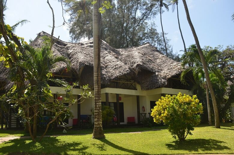 Hotel Blue Bay Village