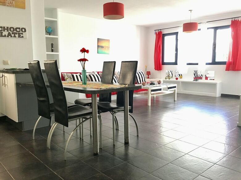 Apartamentos Famara Sunshine