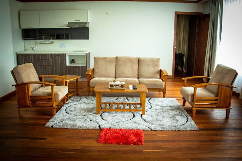 Pursat Riverside Hotel And Spa