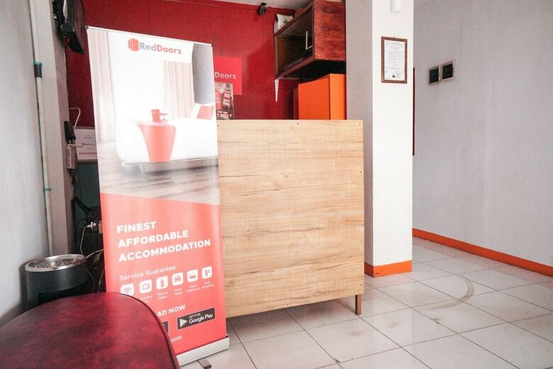 Hotel Reddoorz Near Palembang Square Mall 2
