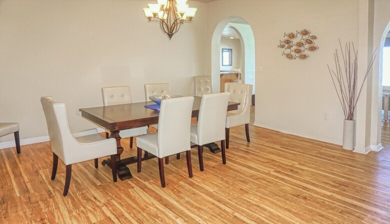 Elegant Premier Waterfront Home (7989)