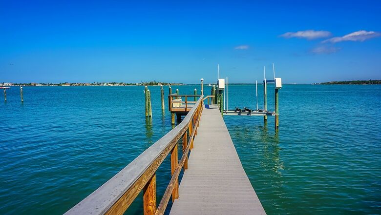 Elegant Premier Waterfront Home (7989)